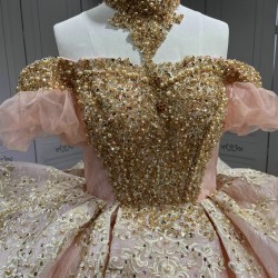 Luxury Pink Quince Dress 2025 Custom Made Vestidos De 15 Anos Halter Neck Sweet 15 Gowns With Bow